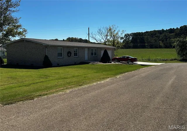 5th image of 512 Odell Ave, Bismarck, MO 63624 | MLS# MIS26048054