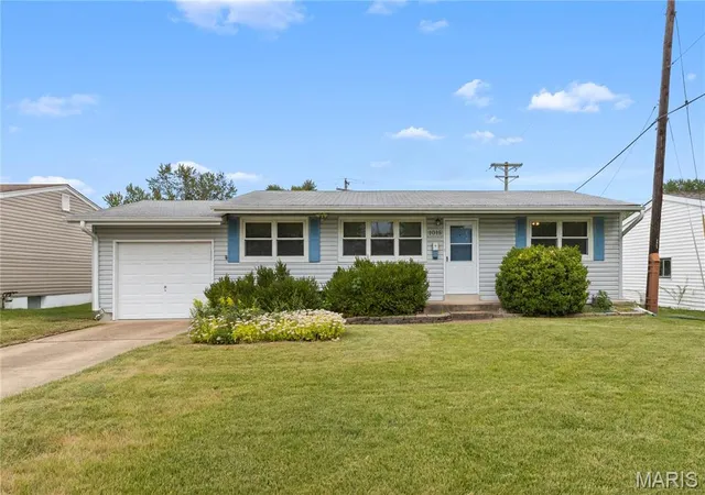 Photo 1 of Sale Pending at 1015 Bellarmine Ln, Florissant, MO 63031 | MLS# MIS26048055 | Listing updated on 2026-10-01