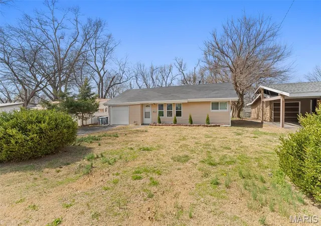 Photo 3 of Single family home for sale at 6813 Saint Olaf Dr, Saint Louis, MO 63134 | MLS# MIS26048082 | Listing updated on 2026-08-12