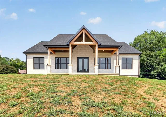 1st image of 10116 Norwoods Ct, Hannibal, MO 63401 | MLS# MIS26048083