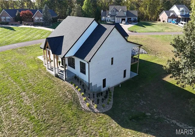 Photo 3 of Single family home for sale at 10116 Norwoods Ct, Hannibal, MO 63401 | MLS# MIS26048083 | Listing updated on 2026-10-26
