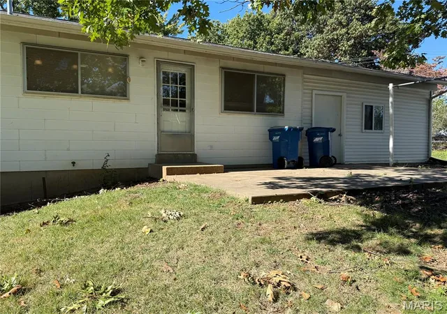 Photo 2 of Single family home for sale at 12200 Mckelvey Rd, Maryland Heights, MO 63043 | MLS# MIS26048093 | Listing updated on 2026-10-20