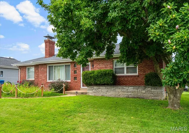 5th image of 3913 Cordes Dr, Saint Louis, MO 63125 | MLS# MIS26048098
