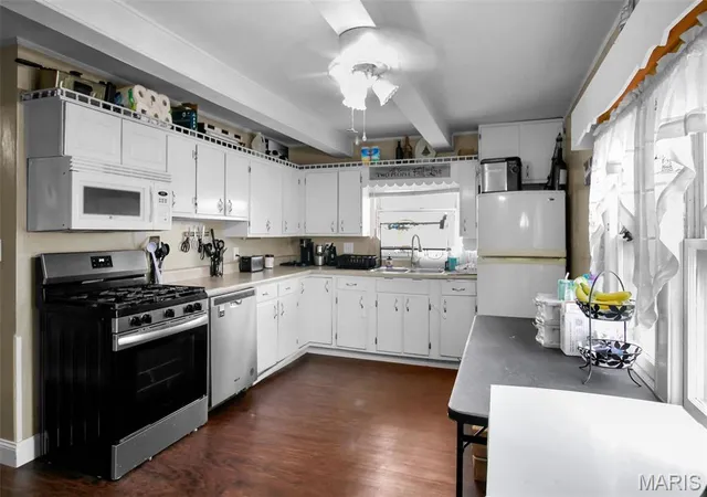 Photo 4 of Single family home for sale at 712 W Main St, Carlinville, IL 62626 | MLS# MIS26048100 | Listing updated on 2026-07-27