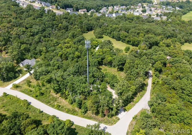 4th image of 105 Long Oaks Dr, Imperial, MO 63052 | MLS# MIS26048106