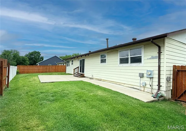 2nd image of 1052 Deleon Ct, Fenton, MO 63026 | MLS# MIS26048107