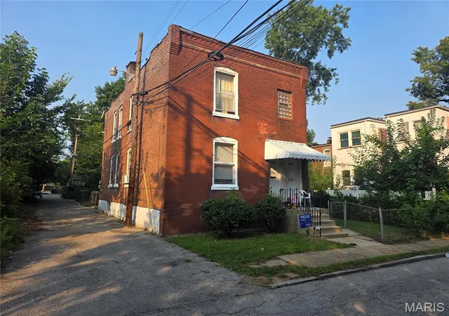 Photo 1 of Multi family home for sale at 426 Bowen St, Saint Louis, MO 63111 | MLS# MIS26048130 | Listing updated on 2026-08-06