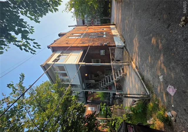 Photo 3 of Multi family home for sale at 426 Bowen St, Saint Louis, MO 63111 | MLS# MIS26048130 | Listing updated on 2026-08-06