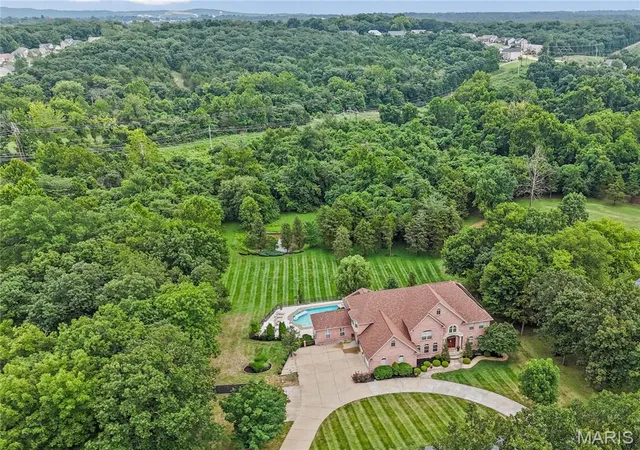2nd image of 10570 Glen Oaks Dr, Festus, MO 63028 | MLS# MIS26048135