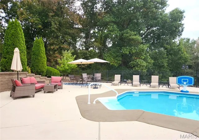 3rd image of 10570 Glen Oaks Dr, Festus, MO 63028 | MLS# MIS26048135