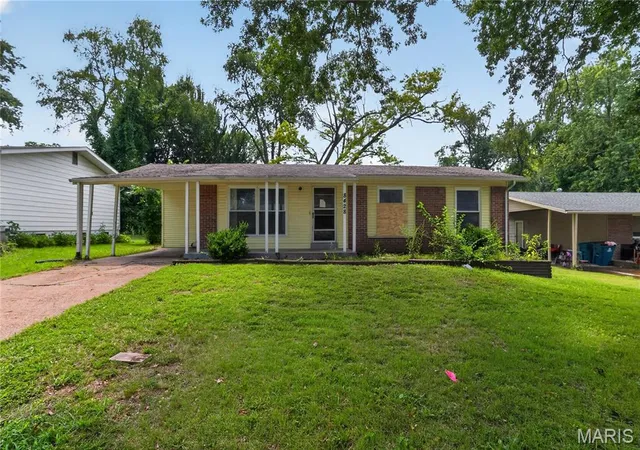 Single family home for sale at 8428 Jacklin Ave, Hazelwood, MO 63042 | MLS# MIS26048142