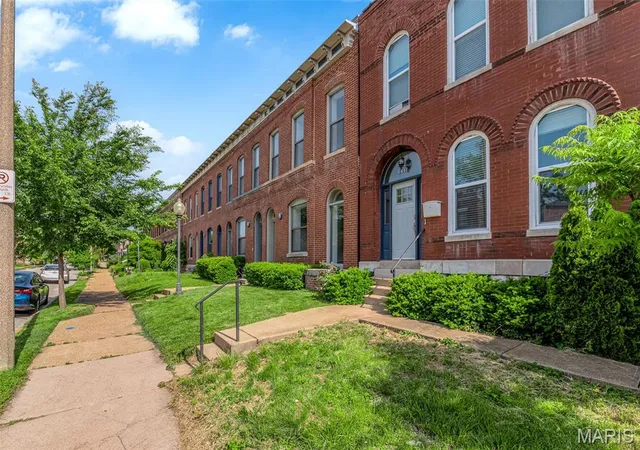 Photo 2 of Single family home for sale at 4419 Oakland Ave, St Louis, MO 63110 | MLS# MIS26048144 | Listing updated on 2026-10-06