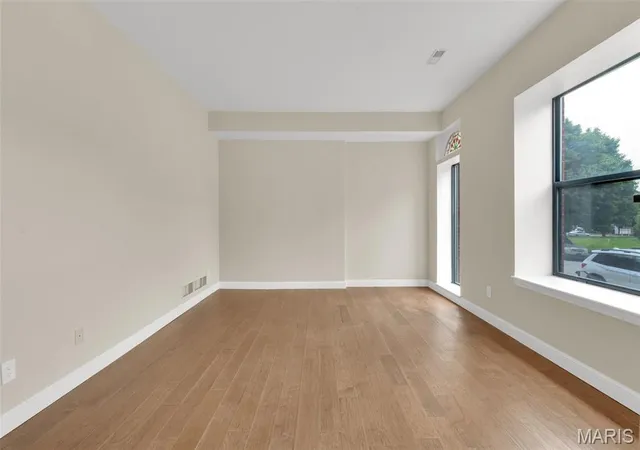 Photo 3 of Single family home for sale at 4419 Oakland Ave, St Louis, MO 63110 | MLS# MIS26048144 | Listing updated on 2026-10-06