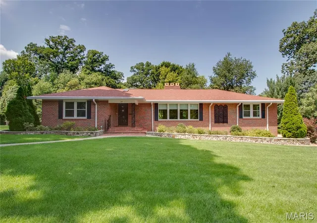 1st image of 20 Fairmount Dr, Alton, IL 62002 | MLS# MIS26048148