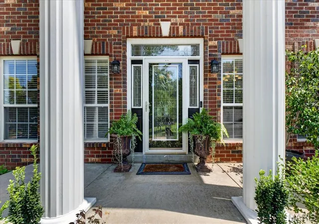 Photo 3 of Sale Pending at 560 Legends View Dr, Eureka, MO 63025 | MLS# MIS26048150 | Listing updated on 2026-09-04