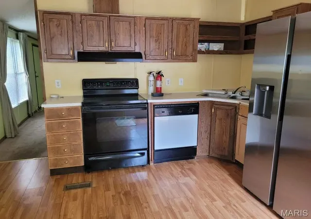 Photo 3 of Sale Pending at 6192 Amberwood Dr, House Springs, MO 63051 | MLS# MIS26048167 | Listing updated on 2026-08-24