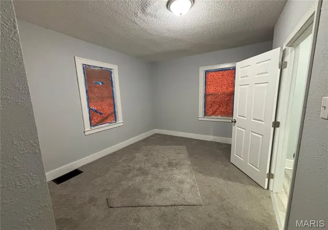 Photo 9 of Single family home for sale at 51 W Beach Ave, Wood River, IL 62095 | MLS# MIS26048177 | Listing updated on 2026-08-25