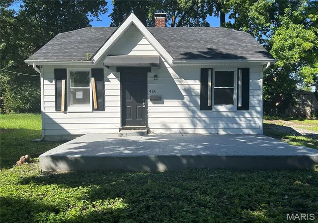 1st image of 418 Jerome Ln, East Saint Louis, IL 62206 | MLS# MIS26048179
