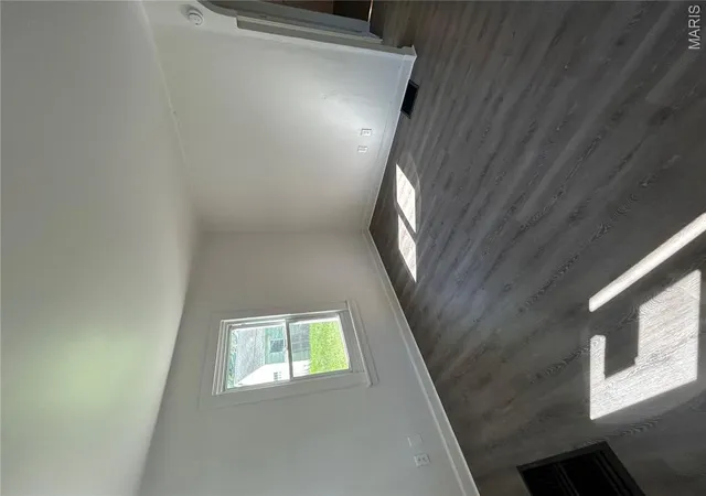 Photo 3 of Sale Pending at 418 Jerome Ln, East Saint Louis, IL 62206 | MLS# MIS26048179 | Listing updated on 2026-07-28