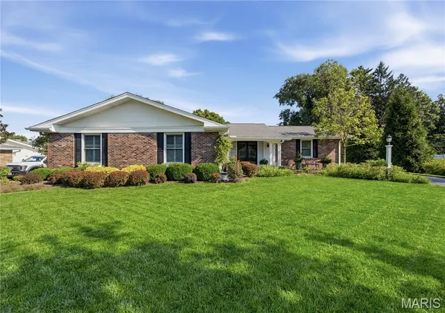 1st image of 12651 Villa Hill Ln, Creve Coeur, MO 63141 | MLS# MIS26048203