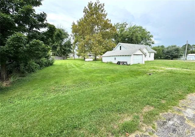 Photo 15 of Single family home for sale at 407 E 5th, Shelbyville, MO 63469 | MLS# MIS26048208 | Listing updated on 2026-09-01