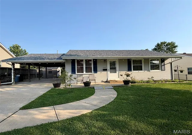 Photo 1 of Single family home for sale at 2550 Bonniebrook Dr, Maryland Heights, MO 63043 | MLS# MIS26048211 | Listing updated on 2026-09-14