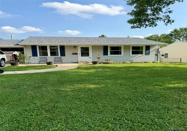 Photo 2 of Single family home for sale at 2550 Bonniebrook Dr, Maryland Heights, MO 63043 | MLS# MIS26048211 | Listing updated on 2026-09-14