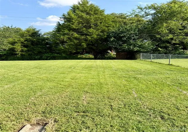 Photo 3 of Single family home for sale at 2550 Bonniebrook Dr, Maryland Heights, MO 63043 | MLS# MIS26048211 | Listing updated on 2026-09-14