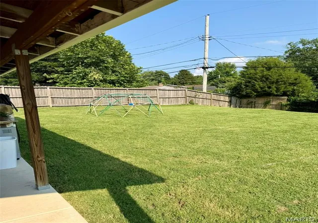 Photo 4 of Single family home for sale at 2550 Bonniebrook Dr, Maryland Heights, MO 63043 | MLS# MIS26048211 | Listing updated on 2026-09-14