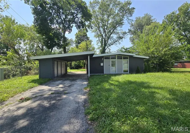 Single family home for sale at 6551 January Ave, Saint Louis, MO 63134 | MLS# MIS26048213
