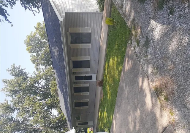 Photo 1 of Single family home for sale at 102 Athlone Dr, Caseyville, IL 62232 | MLS# MIS26048216 | Listing updated on 2026-08-27