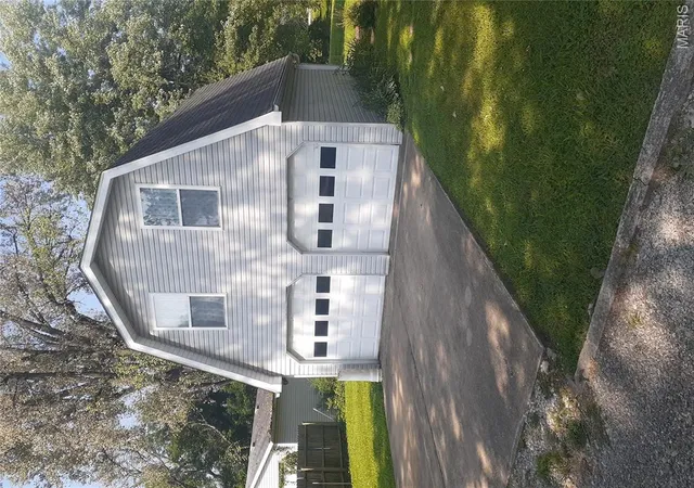 Photo 2 of Single family home for sale at 102 Athlone Dr, Caseyville, IL 62232 | MLS# MIS26048216 | Listing updated on 2026-08-27