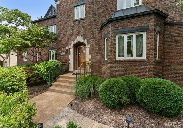 Photo 3 of Single family home for sale at 516 Warder Ave, Saint Louis, MO 63130 | MLS# MIS26048232 | Listing updated on 2026-09-13