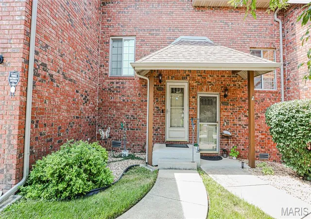 Photo 4 of Townhouse for sale at 2335 W Chesterfield Blvd #B, Springfield, MO 65807 | MLS# MIS26048241 | Listing updated on 2026-07-31