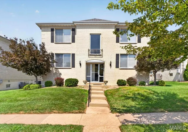 Condo for sale at 10017 Chardin Wy #3, Saint Louis, MO 63128 | MLS# MIS26048250