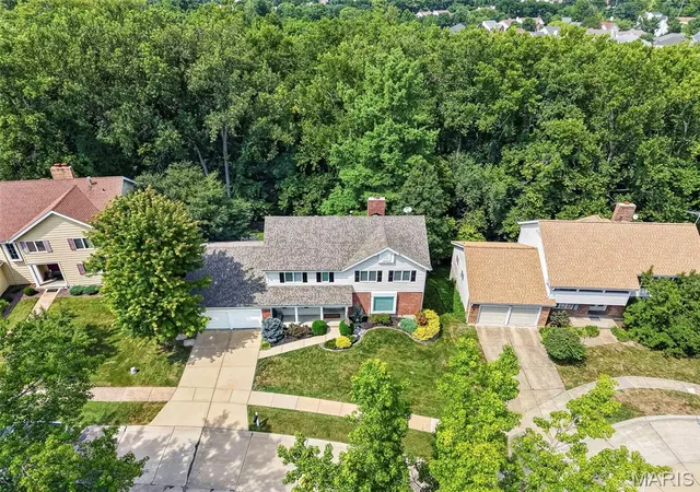 2nd image of 1751 Warmington Ct, Ballwin, MO 63021 | MLS# MIS26048259