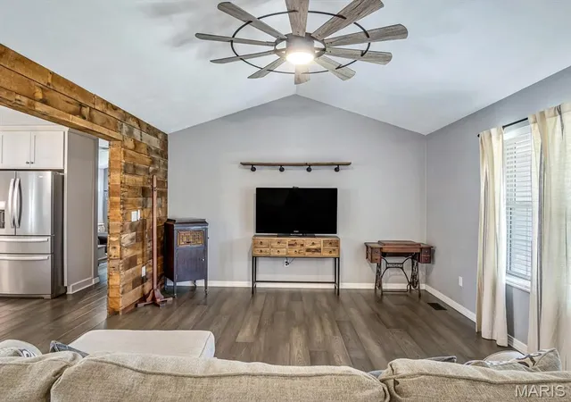 Photo 4 of Single family home for sale at 113 Suburban Dr, Smithton, IL 62285 | MLS# MIS26048268 | Listing updated on 2026-09-04