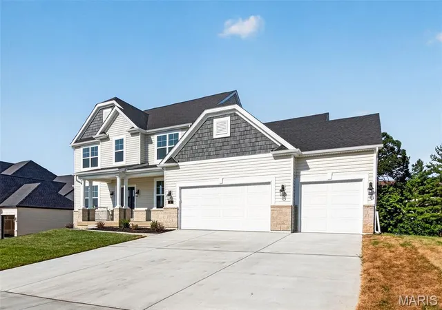 Photo 3 of Single family home for sale at 5 Dragonstone Ct, O Fallon, MO 63368 | MLS# MIS26048271 | Listing updated on 2026-09-13