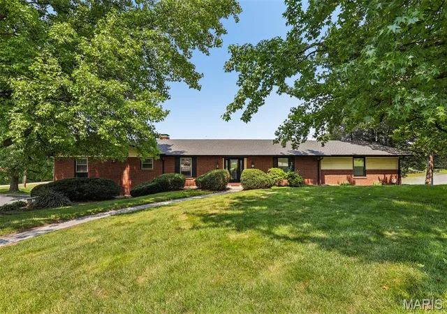 Photo 4 of Single family home for sale at 1707 Saint Andrews Dr, O Fallon, IL 62269 | MLS# MIS26048272 | Listing updated on 2026-09-20