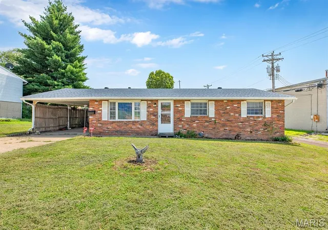 Photo 1 of Single family home for sale at 160 Harnett Ave, Wood River, IL 62095 | MLS# MIS26048273 | Listing updated on 2026-08-04