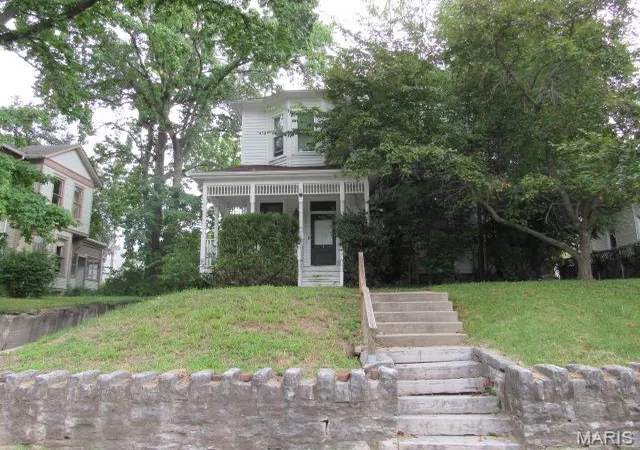 1st image of 723 Alby St, Alton, IL 62002 | MLS# MIS26048281
