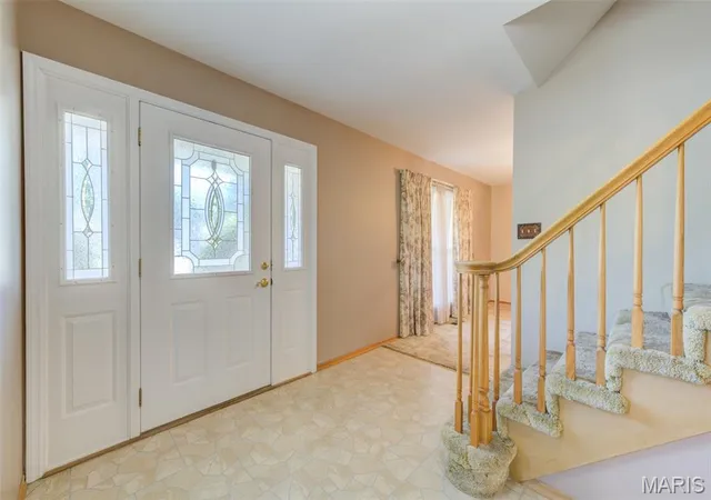 Photo 3 of Sale Pending at 14 Lee Ct, Saint Charles, MO 63301 | MLS# MIS26048288 | Listing updated on 2026-08-10