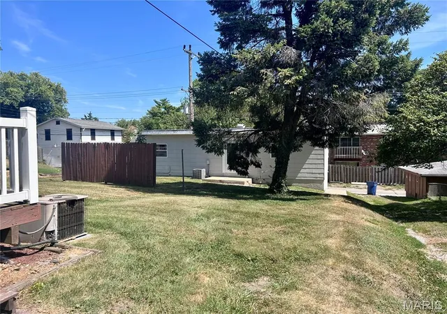 Photo 3 of Multi family home for sale at 222 S Jackson St, Belleville, IL 62220 | MLS# MIS26048294 | Listing updated on 2026-08-12