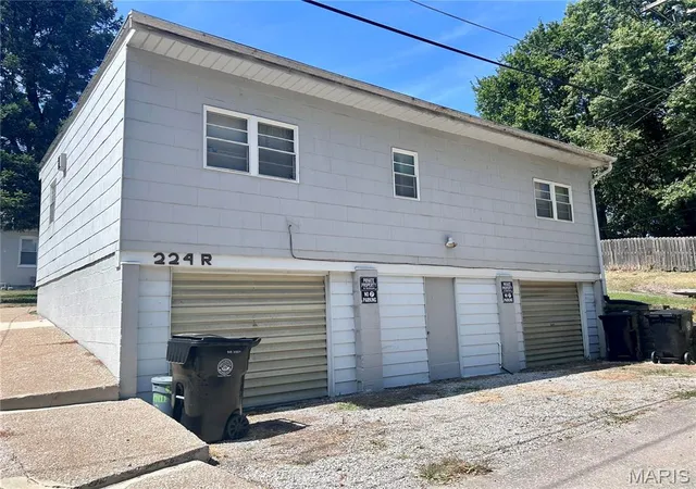 Photo 5 of Multi family home for sale at 222 S Jackson St, Belleville, IL 62220 | MLS# MIS26048294 | Listing updated on 2026-08-12