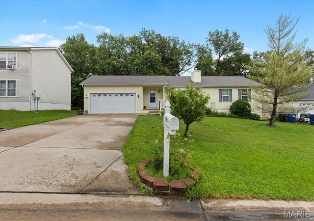 2nd image of 1053 Wrigley Cir, Warrenton, MO 63383 | MLS# MIS26048301