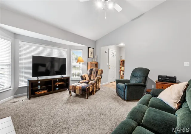Photo 3 of Sale Pending at 1053 Wrigley Cir, Warrenton, MO 63383 | MLS# MIS26048301 | Listing updated on 2026-09-27
