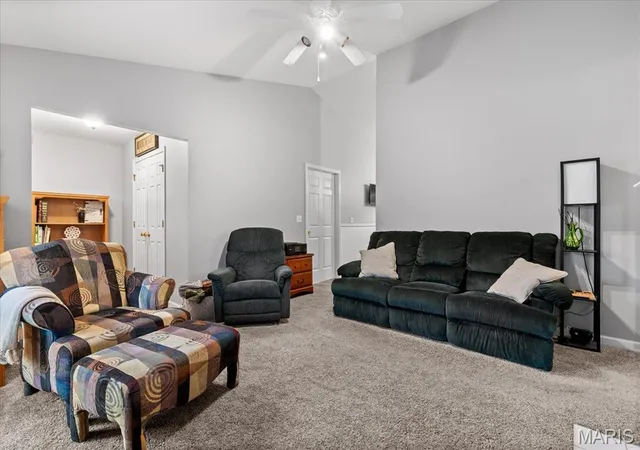 Photo 4 of Sale Pending at 1053 Wrigley Cir, Warrenton, MO 63383 | MLS# MIS26048301 | Listing updated on 2026-09-27