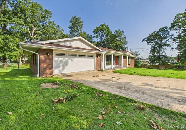 2nd image of 2035 Woodhaven Rd, Poplar Bluff, MO 63901 | MLS# MIS26048303