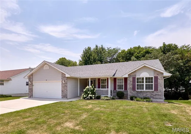 1st image of 25 Spanish Oak Ct, Troy, MO 63379 | MLS# MIS26048319