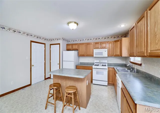 2nd image of 25 Spanish Oak Ct, Troy, MO 63379 | MLS# MIS26048319